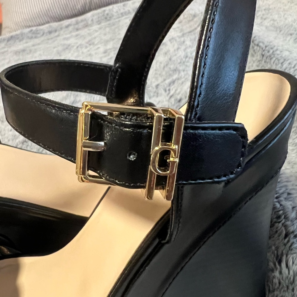 NWOT-Guess Wedges - Picture 5 of 14
